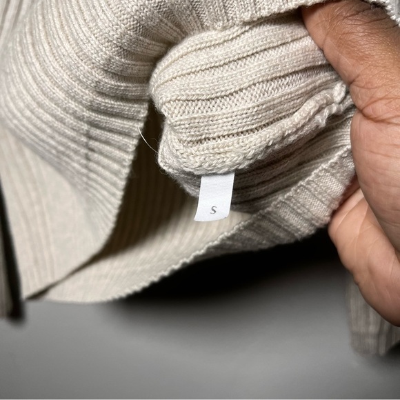 LL Bean Women 100% Wool Sweater Small Tan Rib Turtleneck Academia Preppy Cabin - Picture 3 of 7